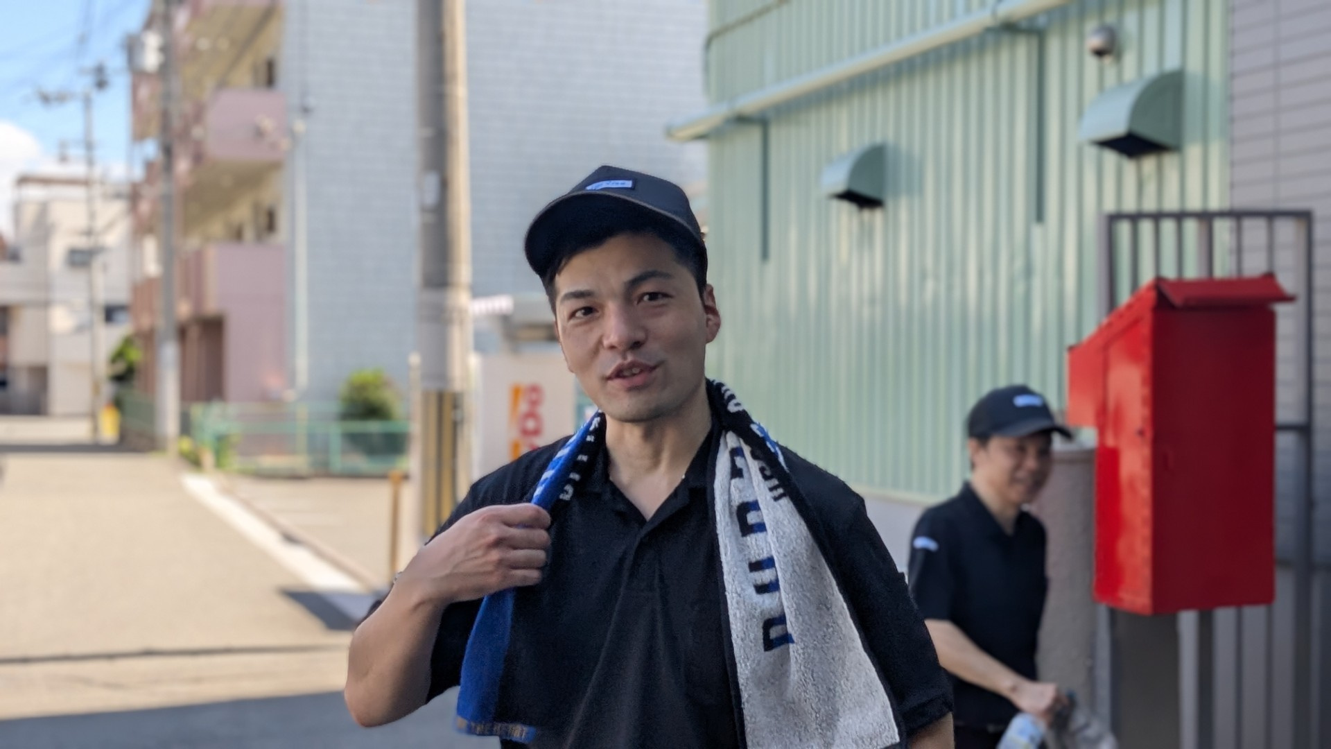 里さん